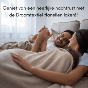 Stel ontspannen in bed met flanellen lakens.