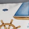 Decoratief nautisch kussen met scheepsmotief